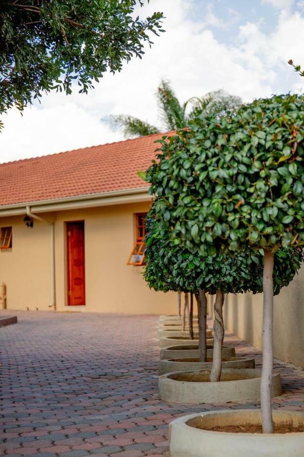 Bed and Breakfast Tambati Overnight And Conference Center Polokwane Exterior foto